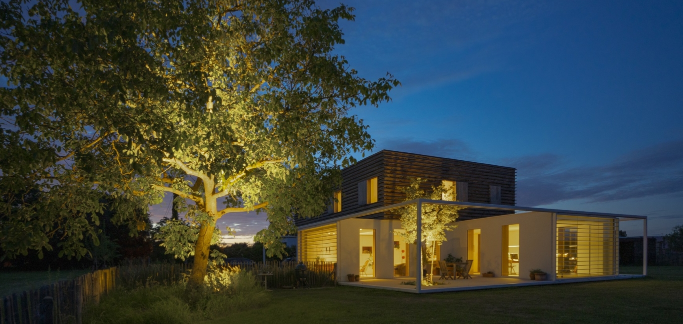 ÉCLAIRAGE DE JARDIN, DE TERRASSE ET DE FAÇADE